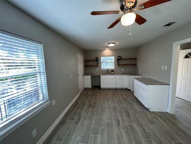 8502 Spaulding St, Houston, TX 77016 - photo 3