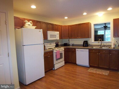 181 Scarboro Dr, Bunker Hill, WV 25413 - photo 4