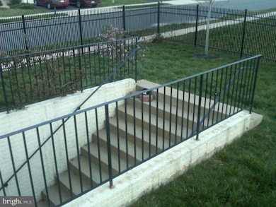 18198 Camdenhurst Dr, Gainesville, VA 20155 - photo 2