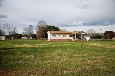 204 Longview Rd, Statesville, NC 28625 - photo 2