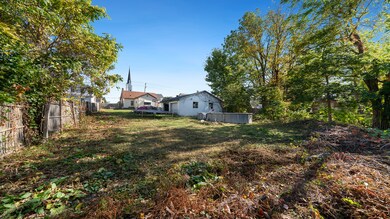 402 S Walnut Ave, Freeport, IL 61032 - photo 7