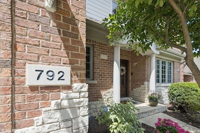 792 S Chatham Ave, Elmhurst, IL 60126 - photo 4