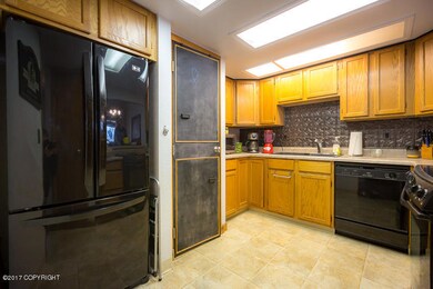 18733_Sarichef_Lp-7416
