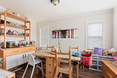 104 W Center St-006-004-Kitchen-MLS_Size