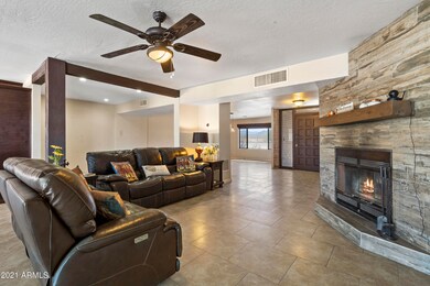 07-Family Room