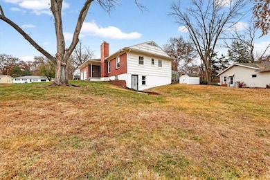 8230 W 92nd St, Overland Park, KS 66212 - photo 3