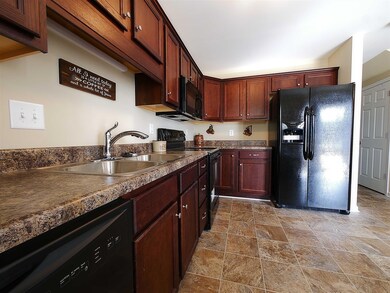 352 Dover St, Shelbyville, TN 37160 - photo 5