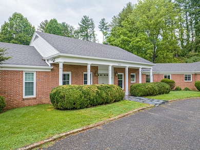 220 Mcguire Ln, Cedar Bluff, VA 24609 - photo 3