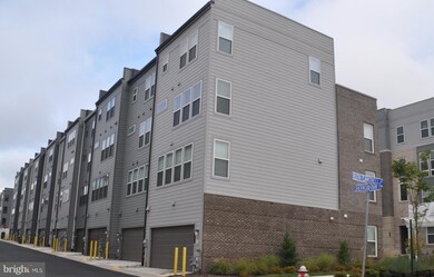 13338 Sherwood Park Ln, Herndon, VA 20171 - photo 2