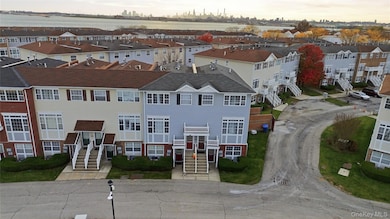 163 Surf Dr unit 199, Bronx, NY 10473 - photo 7