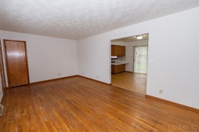 2304 Pleasant Plain Ave, Elkhart, IN 46517 - photo 5