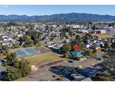 1412 9th St, Tillamook, OR 97141 - photo 3