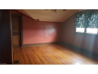 18703 Libby Rd, Maple Heights, OH 44137 - photo 3