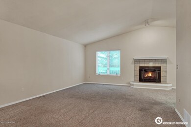 Living w/ Fireplace