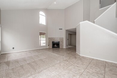 1709 N Apache Dr-8