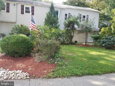 552 Cedarbrook Rd, Southampton, PA 18966 - photo 2