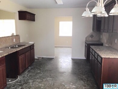 304 Trey, Troy, TX 76579 - photo 3