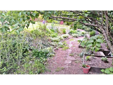 Yard/Garden. SERENE HAVEN