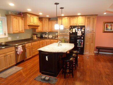 8006 Mary Sue Dr, Louisville, KY 40291 - photo 6