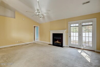3909 Rounding Bend Ln-large-007-025-P583