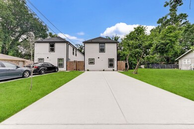 1017 North Ln, Houston, TX 77088 - photo 4