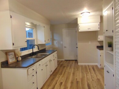 1106 Clark St, Berne, IN 46711 - photo 5