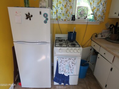 120 Pecks Pond Rd, Dingmans Ferry, PA 18328 - photo 4