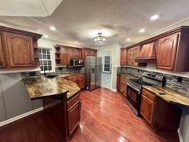 161 Cromwell Estates Rd, Clendenin, WV 25045 - photo 3