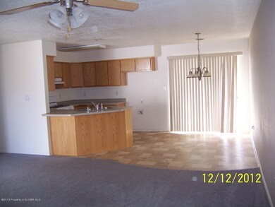 Kitchen & dining area