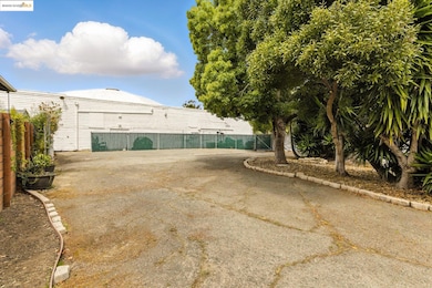 Huge 10K+ SF lot