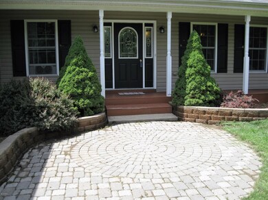 137 Caribou Rd, Dingmans Ferry, PA 18328 - photo 3