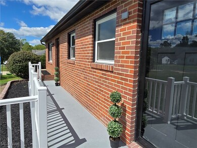 424 Secrist Ln, Girard, OH 44420 - photo 4