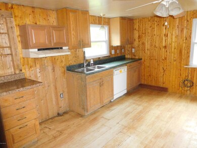 562 Pepper St, Muncy, PA 17756 - photo 2