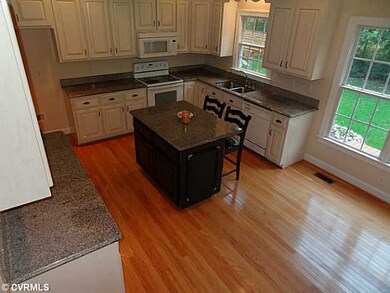 Kitchen - There's a wealth of cabinet and counters