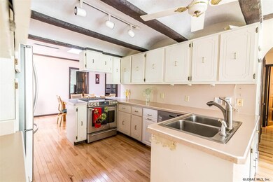 855 Avon Crest Blvd, Schenectady, NY 12309 - photo 5