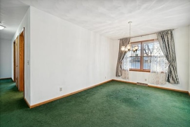 740 E Holly Rd, Beloit, WI 53511 - photo 4