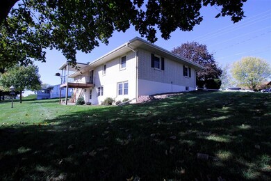 155 East St, Potosi, WI 53820 - photo 4
