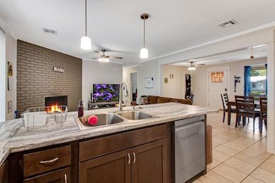 6-web-or-mls-876-e-walnut-ave