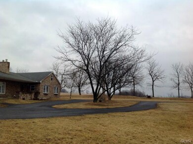 295 Crown View Ave, Stockertown, PA 18083 - photo 4