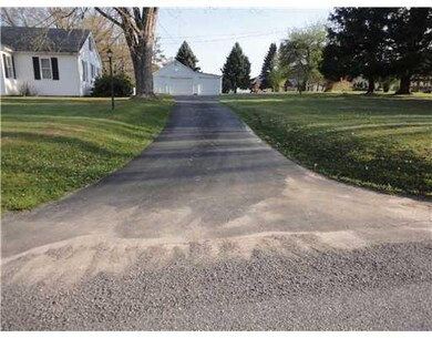 Land/Lot. Driveway