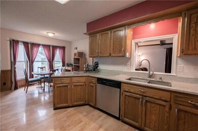 8624 Alden St, Lenexa, KS 66215 - photo 4