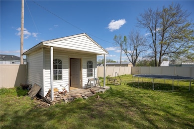 705 Poplar St, Edgewood, IL 62426 - photo 7