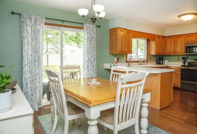 3828 Carlton Dr, Cedar Falls, IA 50613 - photo 7