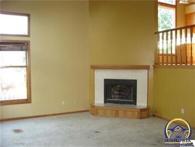 4748 Roundtree Ct, Shawnee, KS 66226 - photo 3