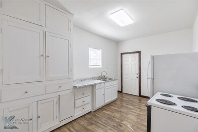 344 SW Avenue A, Hamlin, TX 79520 - photo 5