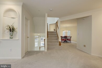 11411 Hollowstone Dr, Rockville, MD 20852 - photo 5