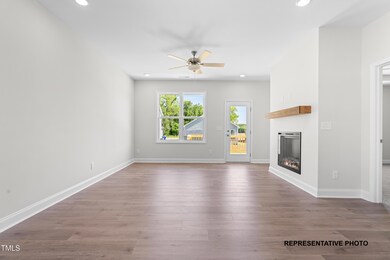 89 W Coulter Ct, Selma, NC 27576 - photo 4