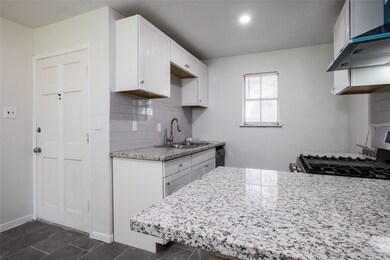 838 Conklin St, Houston, TX 77088 - photo 5