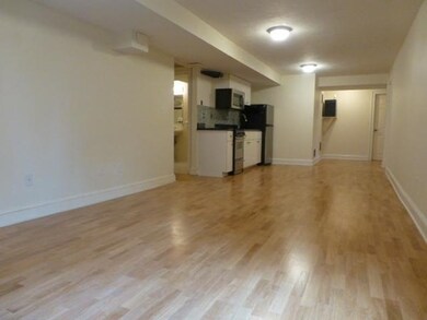 27 Winthrop Rd unit B, Brookline, MA 02445 - photo 3