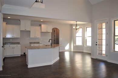 Eat-in Kitchen